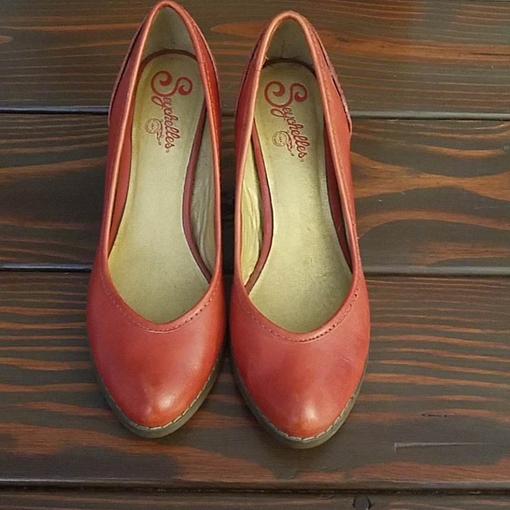 Red Seychelles chunky heels